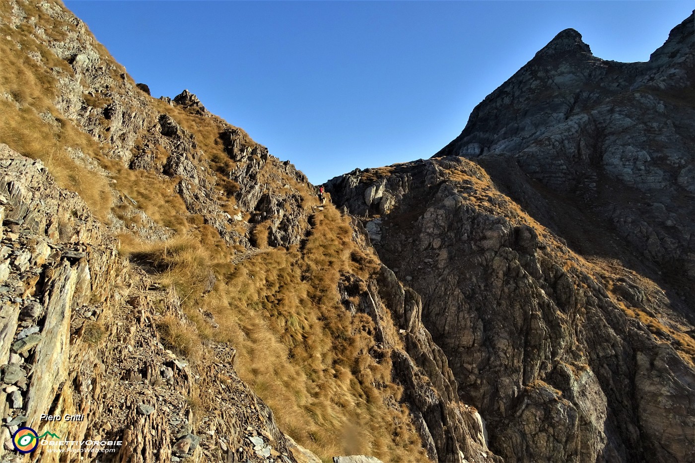 92 Recuperato il sentiero saliamo al Passo del Tonale ( 2281 m).JPG